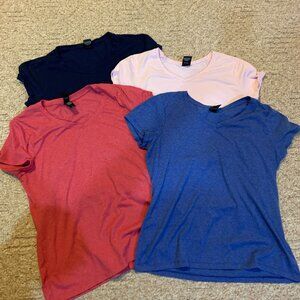 4 Hanes Large T-Shirts